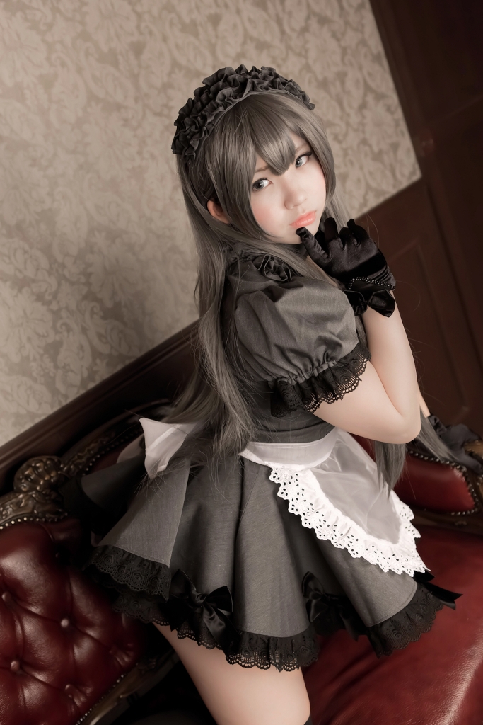 Rabbit play pictorial - black maid(34)
